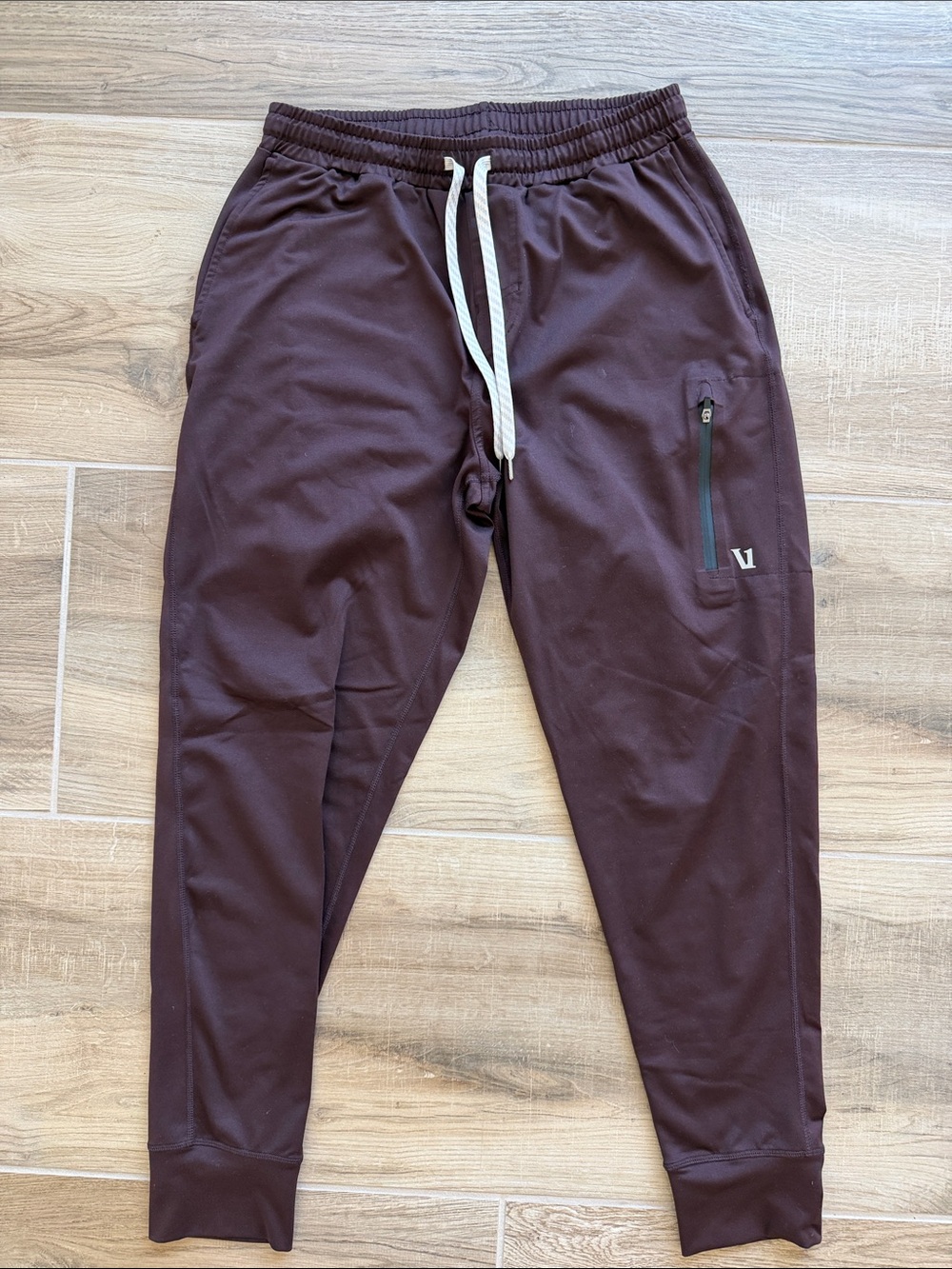 Vuori Maroon Men's Joggers with Zipper Pocket